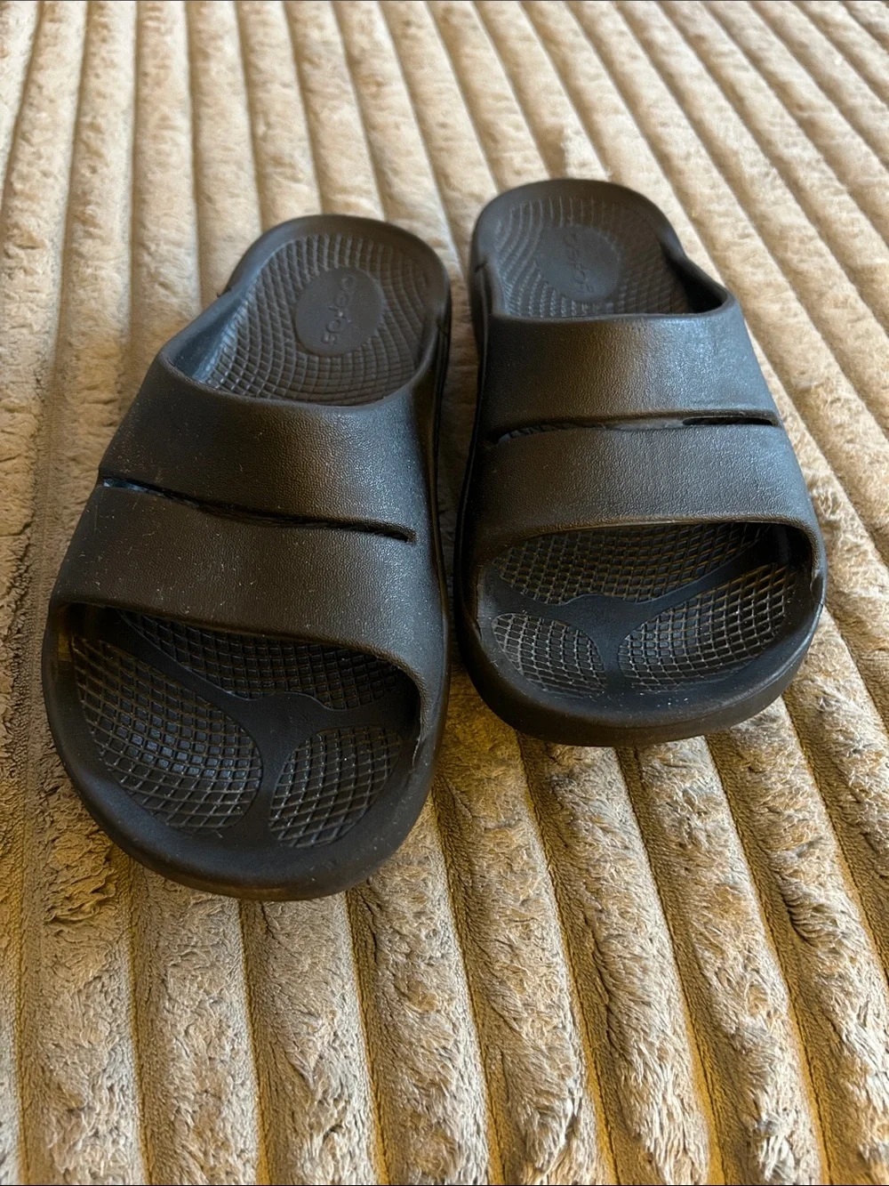 OOFOS OOahh Slide Sandals Men’s 4 Women’s 6 Good Condition Unisex